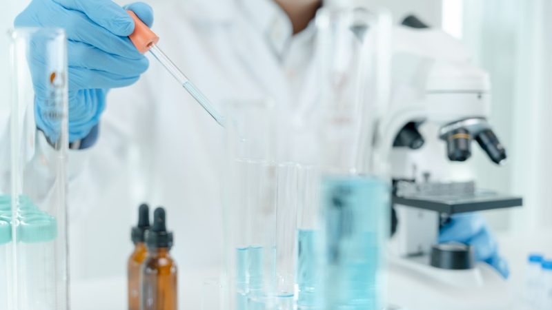 实验室设备参数解析：生物科技公司关键考量因素**